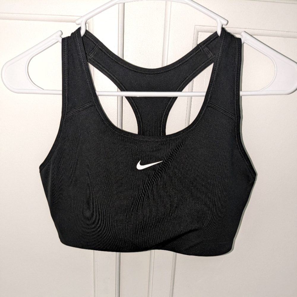 NWOT Nike Swoosh Dri-Fit Sports Bra Sz M